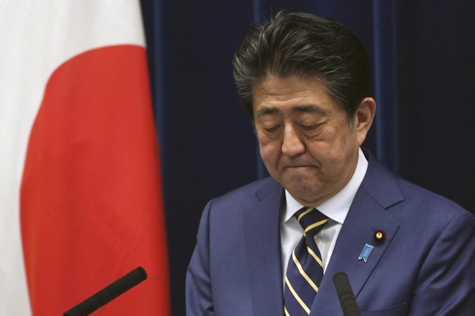 아베신조 일본 총리가 28일 도쿄 총리관저에서 신종 코로나바이러스 감염증(코로나19) 관련 기자회견을 하고 있다.ⓒap