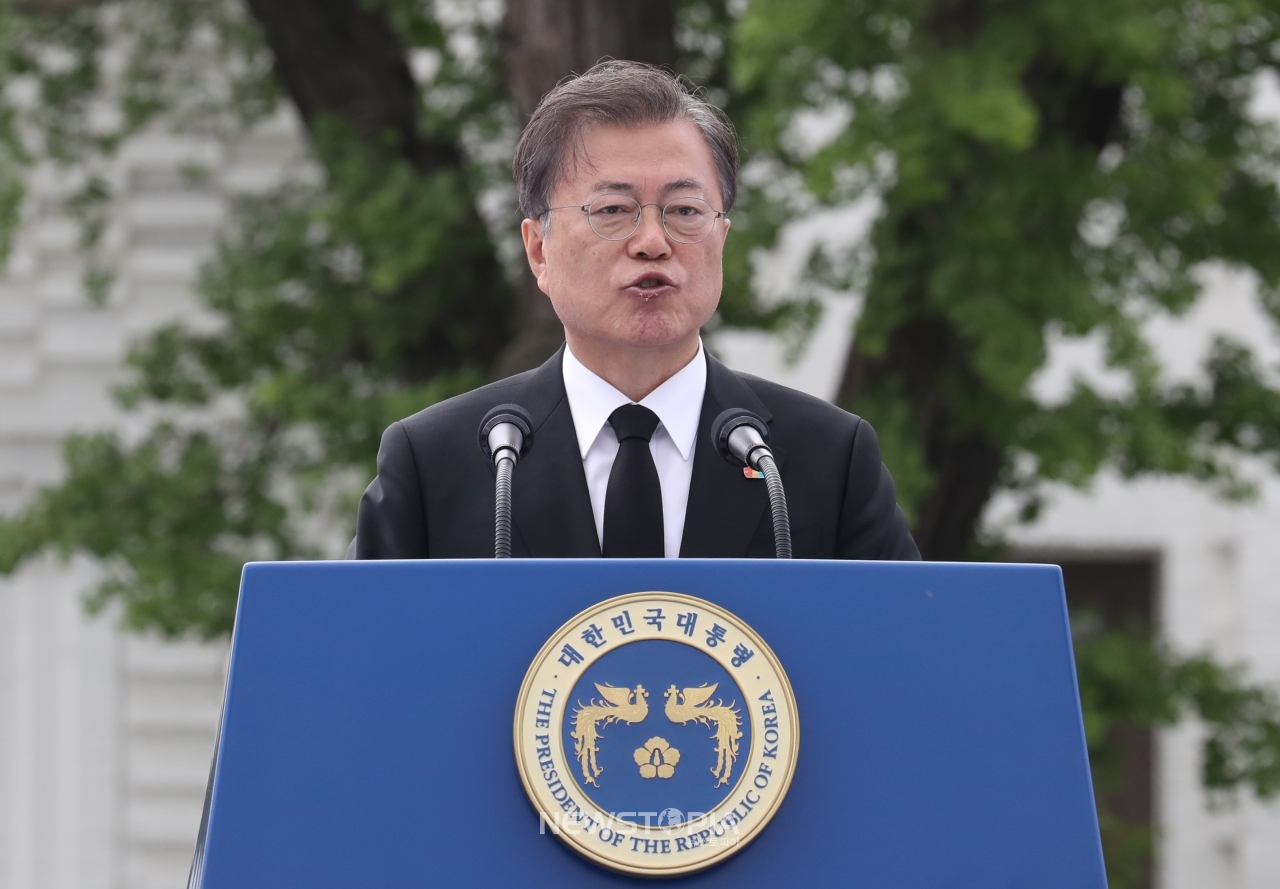 문재인 대통령이 18일 오전 광주광역시 동구 옛 전남도청 앞에서 열린 제40주년 5·18 민주화운동 기념식에 참석해 기념사를 하고 있다.ⓒ뉴시스