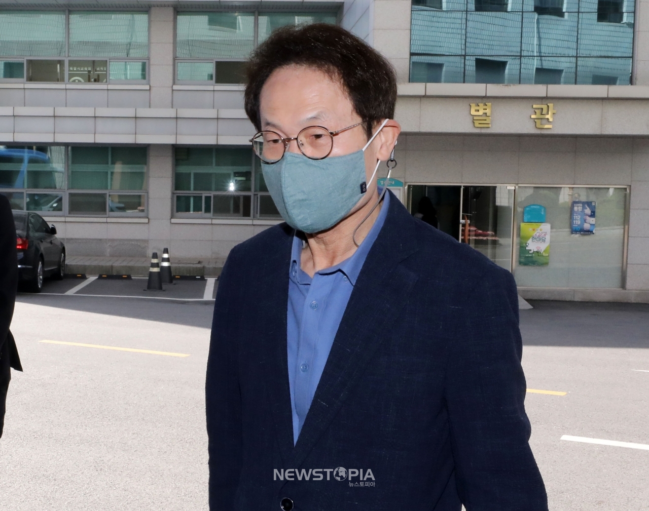 조희연 서울시 교육감이 11일 오전 서울 종로구 서울특별시교육청으로 출근하고 있다. 고위공직자범죄수사처는 조희연 서울시 교육감의 해직교사 특별채용 의혹을 첫 사건으로 정했다.ⓒ뉴시스