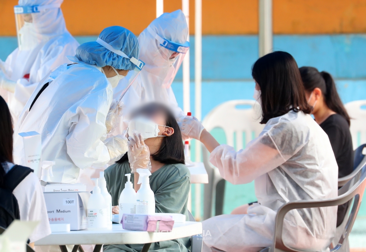 인천 초등학교 코로나19 집단 감염, 학생-가족 검사ⓒ뉴시스