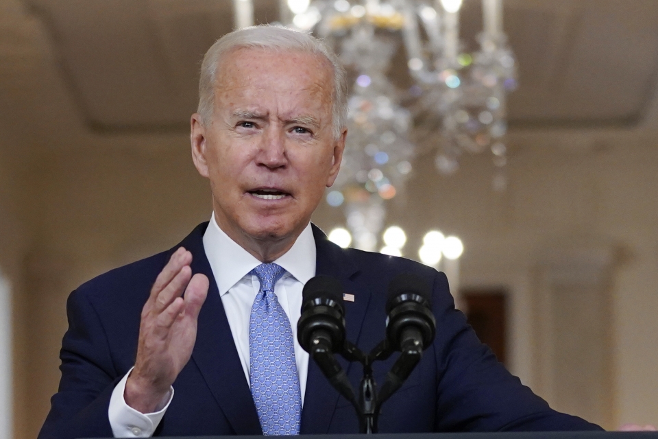 조 바이든 미국 대통령이 8월31일(현지시간) 워싱턴DC 백악관 국빈 만찬장에서 아프가니스탄 전쟁 종식에 대한 기자회견을 하고 있다. ⓒap