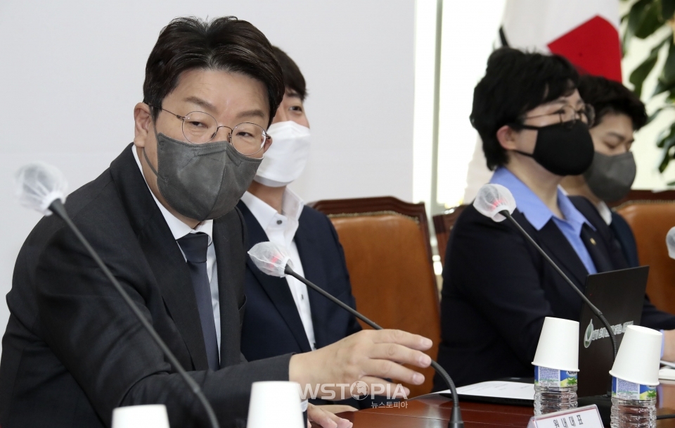 권성동 국민의힘 원내대표가 11일 서울 여의도 국회에서 열린 최고위원회의에서 발언하고 있다. ⓒ뉴시스