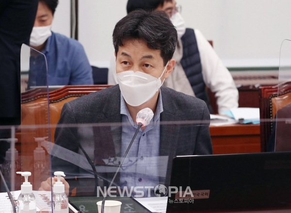 윤건영 더불어민주당 의원ⓒ뉴시스
