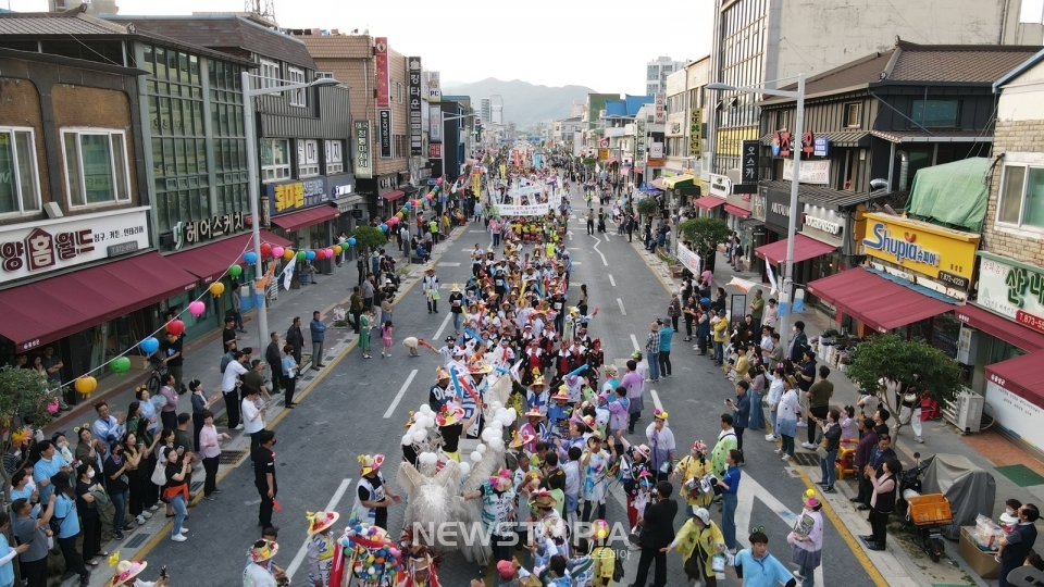 음성품바축제 길놀이 퍼레이드. (사진=음성군 제공)