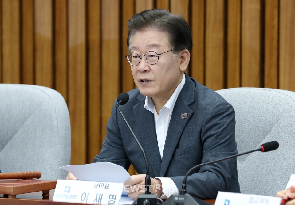 이재명 더불어민주당 대표가 9일 오전 서울 여의도 국회에서 열린 확대간부회의에서 발언을 하고 있다. ⓒ뉴시스