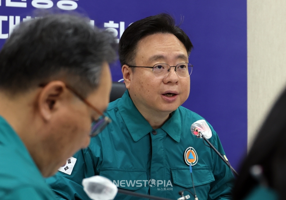 조규홍 보건복지부 장관이 10일 세종시 정부세종청사에서 열린 의사 집단행동 중앙재난안전대책본부 회의에서 모두발언을 하고 있다. ⓒ뉴시스