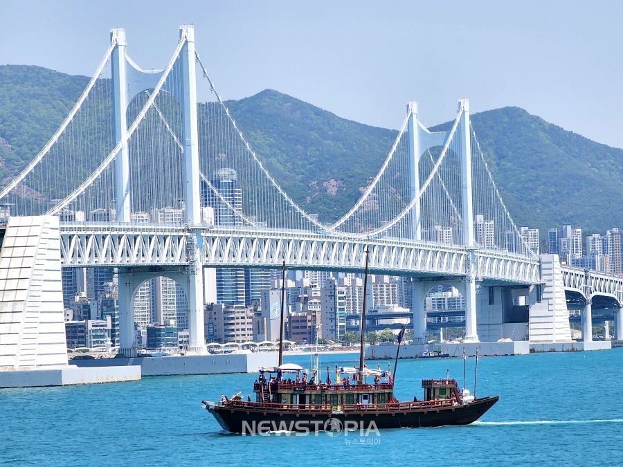 조선통신사선 (사진=부산문화재단 제공)