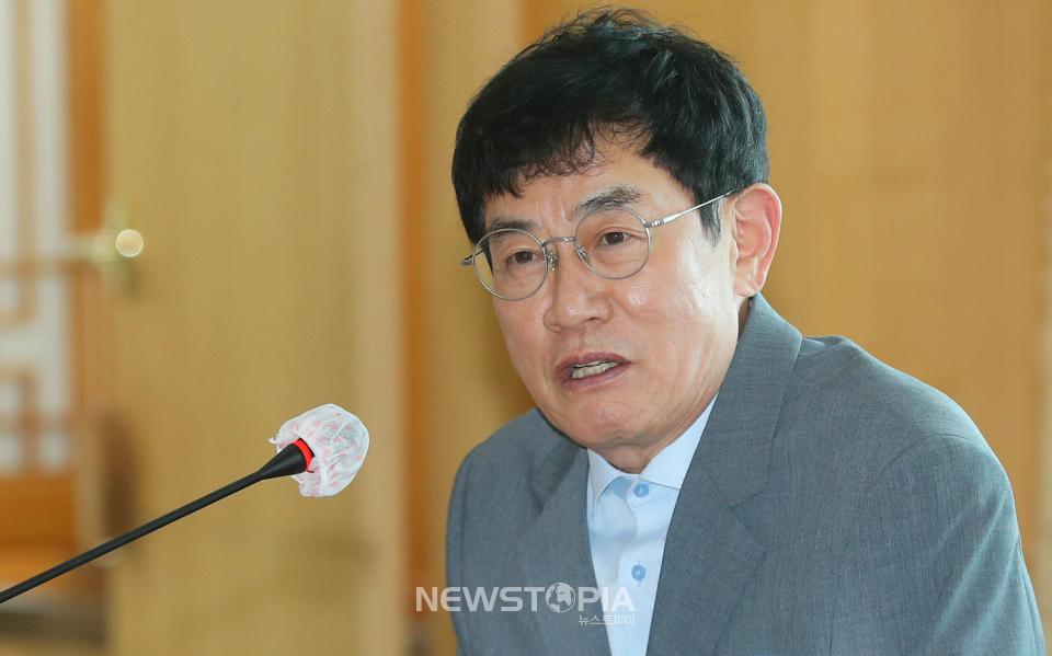 방송인 이경규가 30일 오후 서울 중구 동국대학교에서 열린 건학 120주년 홍보대사 위촉식에서 인사말을 하고 있다.ⓒ뉴시스